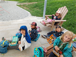 Kinder+beim+Picknick
