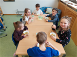 Kinder+essen+Suppe