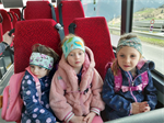 Kinder+sitzen+im+Bus